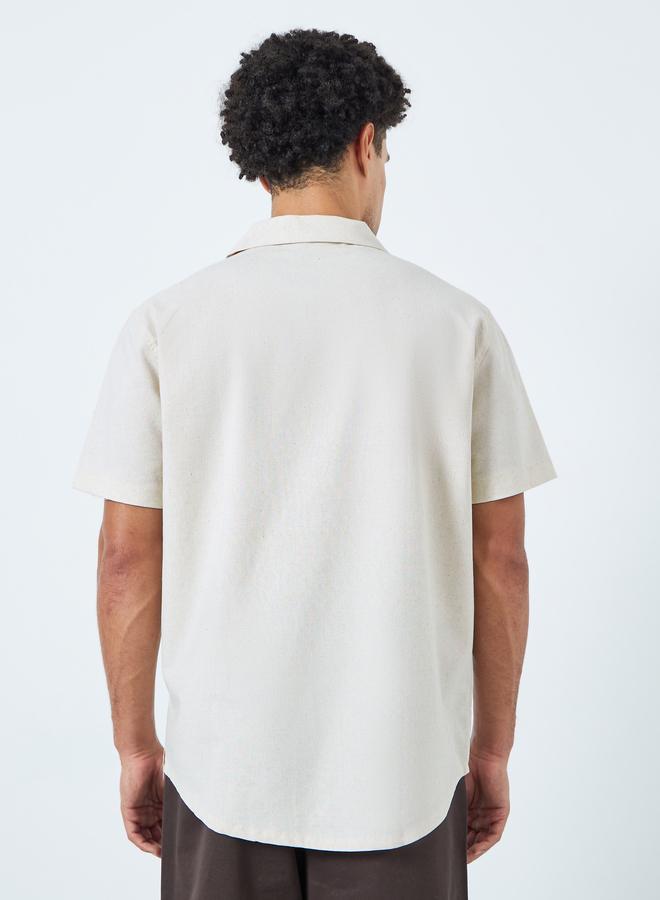 ستايلي قميص بياقة ريزورت من مزيج الكتان بقصة مريحة - Image 4