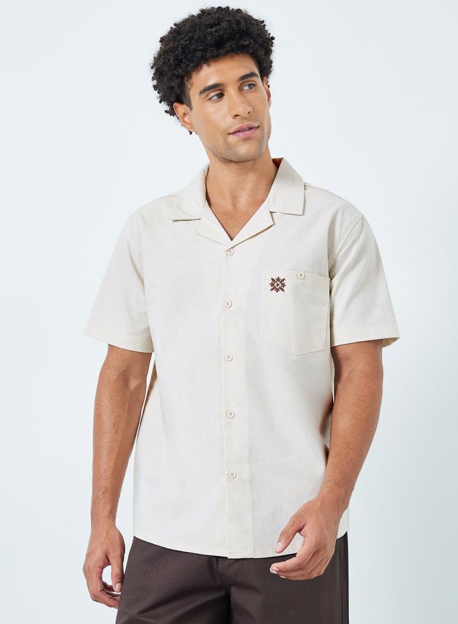 ستايلي قميص بياقة ريزورت من مزيج الكتان بقصة مريحة - Image 1