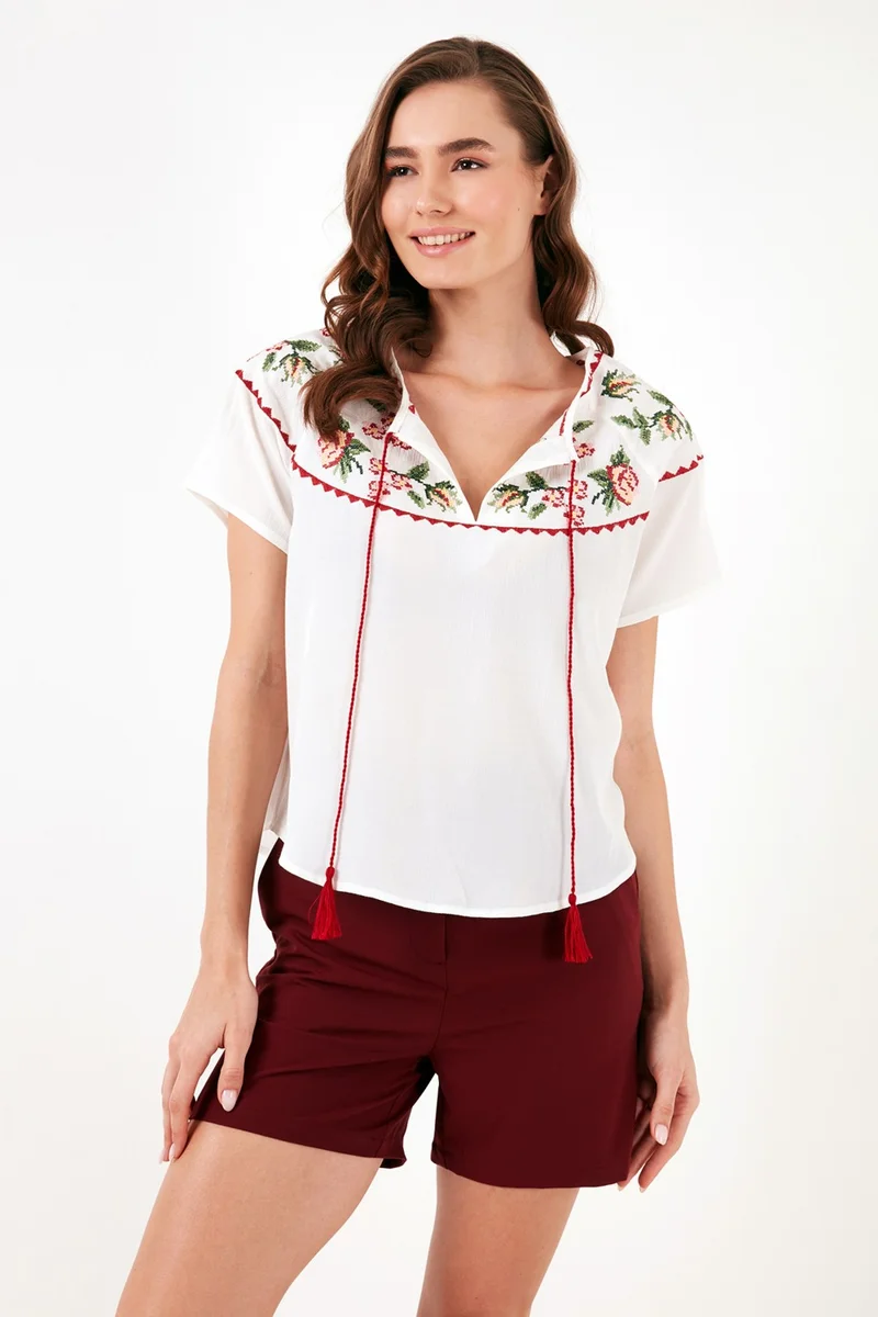 Lela Cotton Regular Fit Embroidered Blouse Women's Blouse 611BZ0259