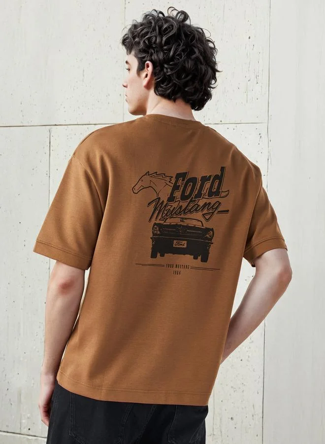 Men Relaxed Fit Crew Neck Short Sleeves Ford Mustang Print T-shirt