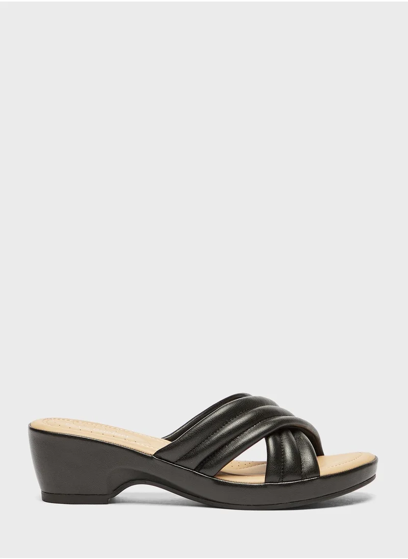 Le Confort Cross Strap Mid Heel Sandals