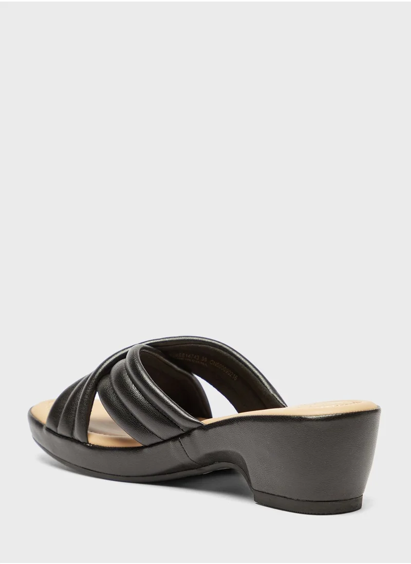 Le Confort Cross Strap Mid Heel Sandals