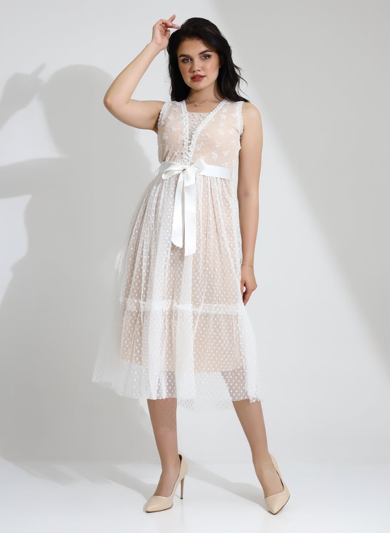 Elegant Dress With An V-Neck And High Quality - Image 1