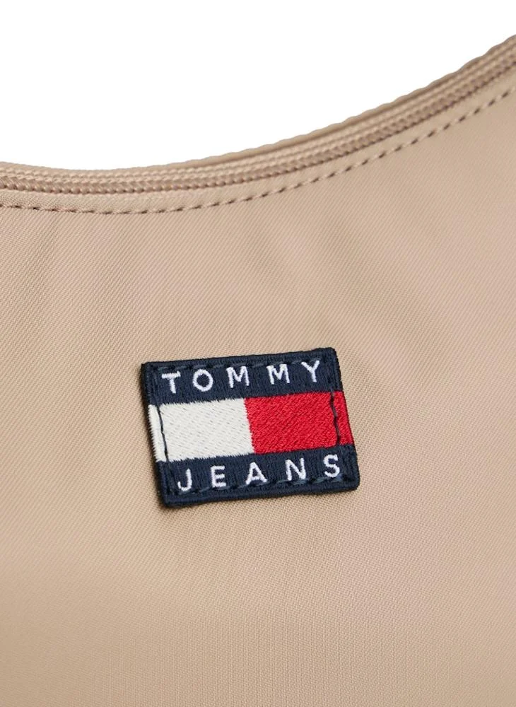 TOMMY JEANS Essential Daily Shoulder Bag