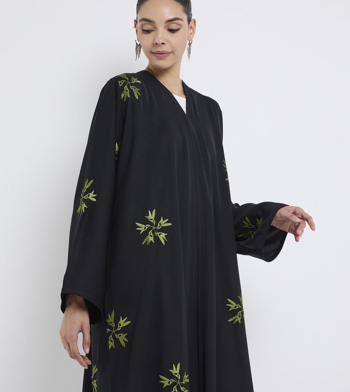ROZA Black embroidered abaya - Image 3