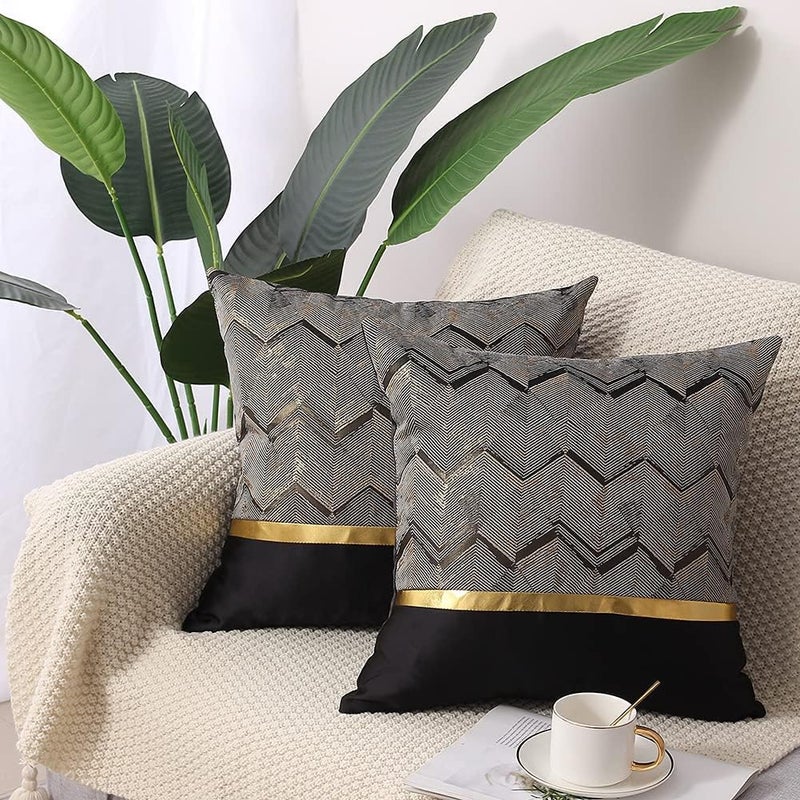 Coeufuedy أغطية وسائد زخرفية مقاس 20×20 بوصة، لون أسود وذهبي، جلد، خطوط، ترقيع، جاكار، كيس وسادة فاخر، غطاء وسادة مربع حديث فاخر للأريكة والأرائك وغرفة المعيشة وغرفة النوم، طقم من قطعتين - Image 1