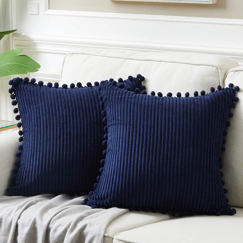Fancy Homi عبوة من 2 من أغطية الوسائد الزخرفية البيضاء البوهيمية مع شرابات، مقاس 26x26 بوصة، من القطيفة الناعمة، مجموعة أغطية وسائد مربعة صلبة للأريكة والأريكة وغرفة النوم والسيارة وغرفة المعيشة 66x66 سم - Image 1