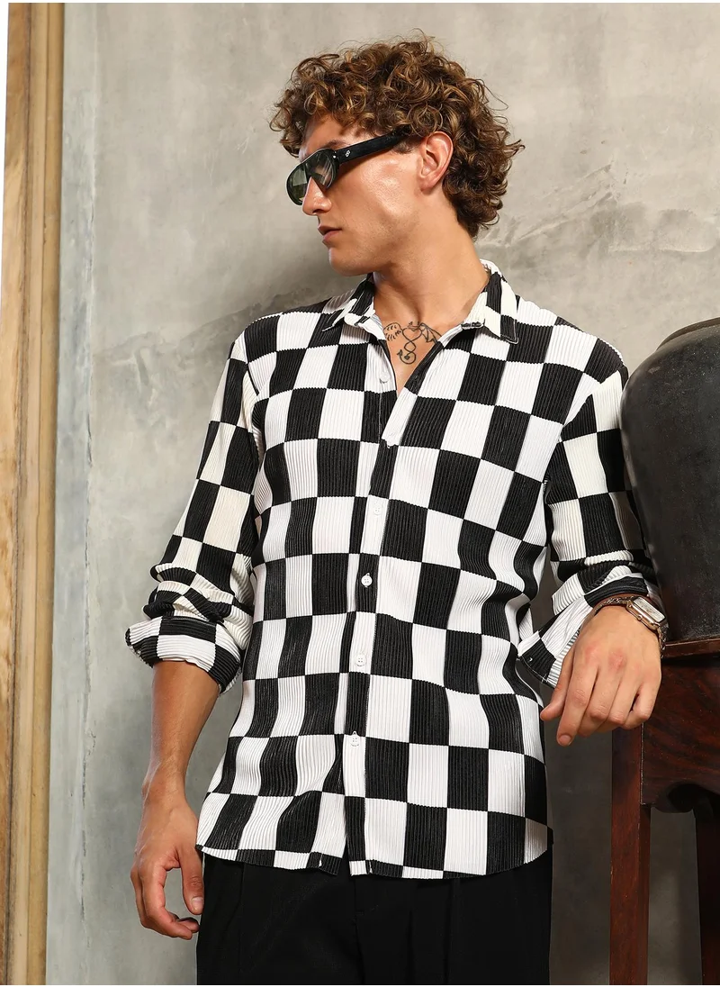 Campus Sutra Campus Sutra Men's Obsidian Black & Chalk White Pleated-Checker Shirt For Casual Wear | Spread Collar | Long Cuffed Sleeves | Button Closure | Shirt Crafted With Comfort Fit For Everyday Wear