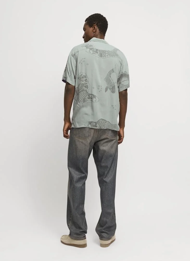 جاك اند جونز قميص جي جي جيف مطبوع بقصة عادية