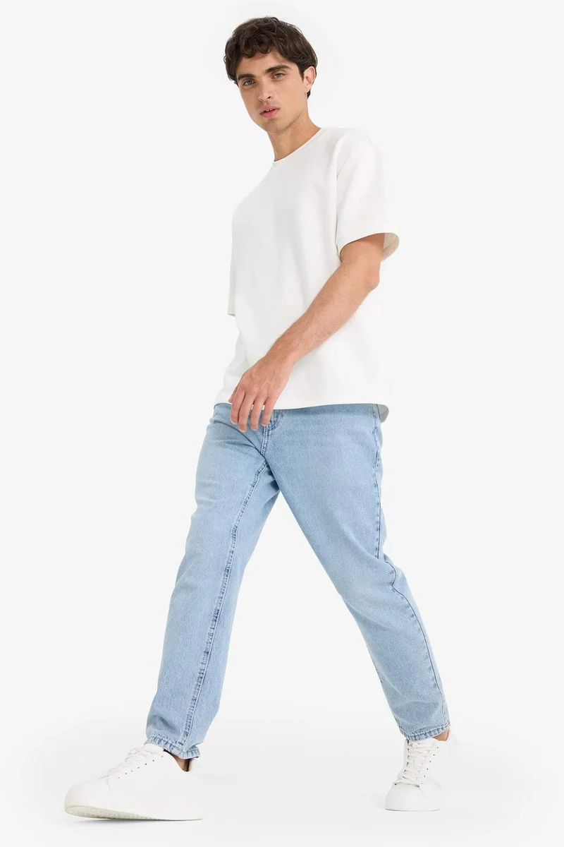 Defacto  90's Slim Fit Skinny Leg Washed Jeans for Men | Best Price UAE