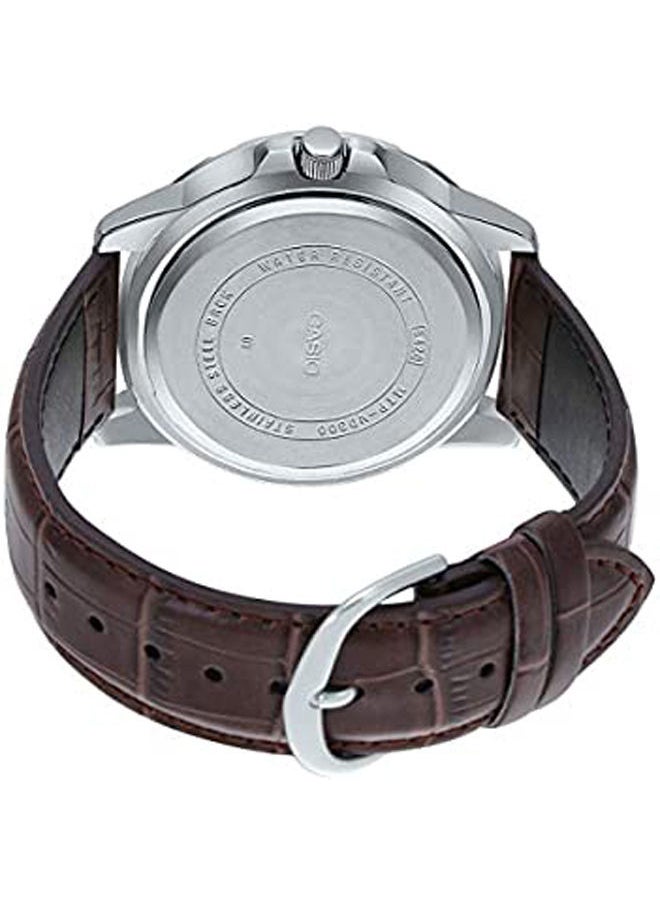 CASIO Rubber Chronograph Watch MTP-VD300L-1EUDF  - Image 3