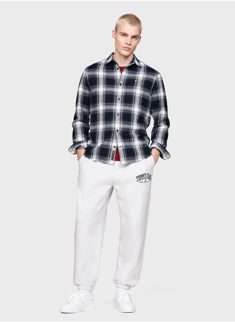 TOMMY JEANS Logo Print Regular Fit Shirt