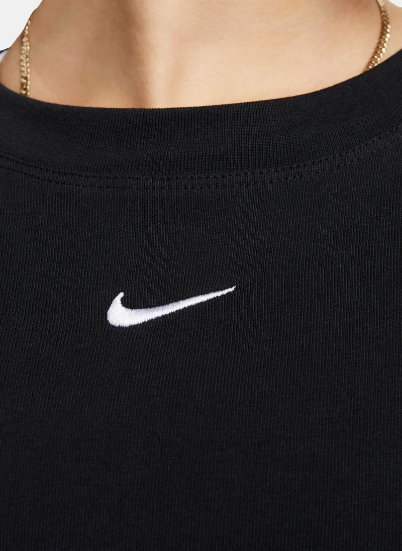 نايكي Women's Sportswear Essential T-Shirt