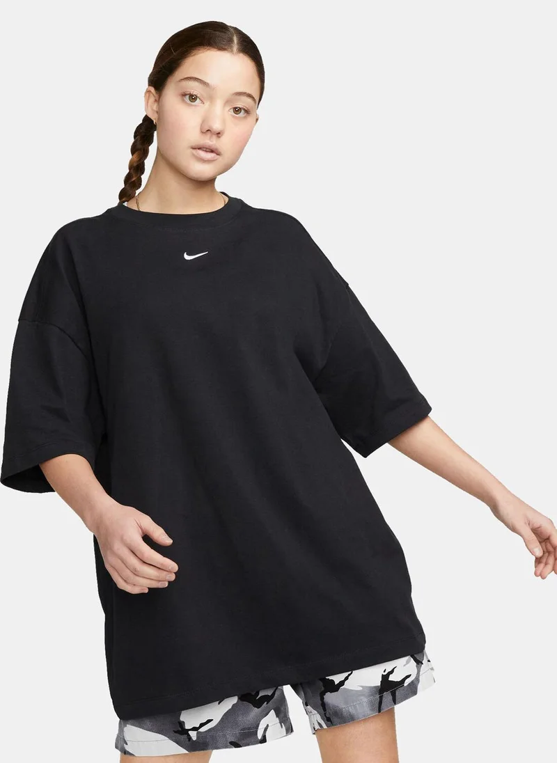 Nike Women's Sportswear Essential T-Shirt
