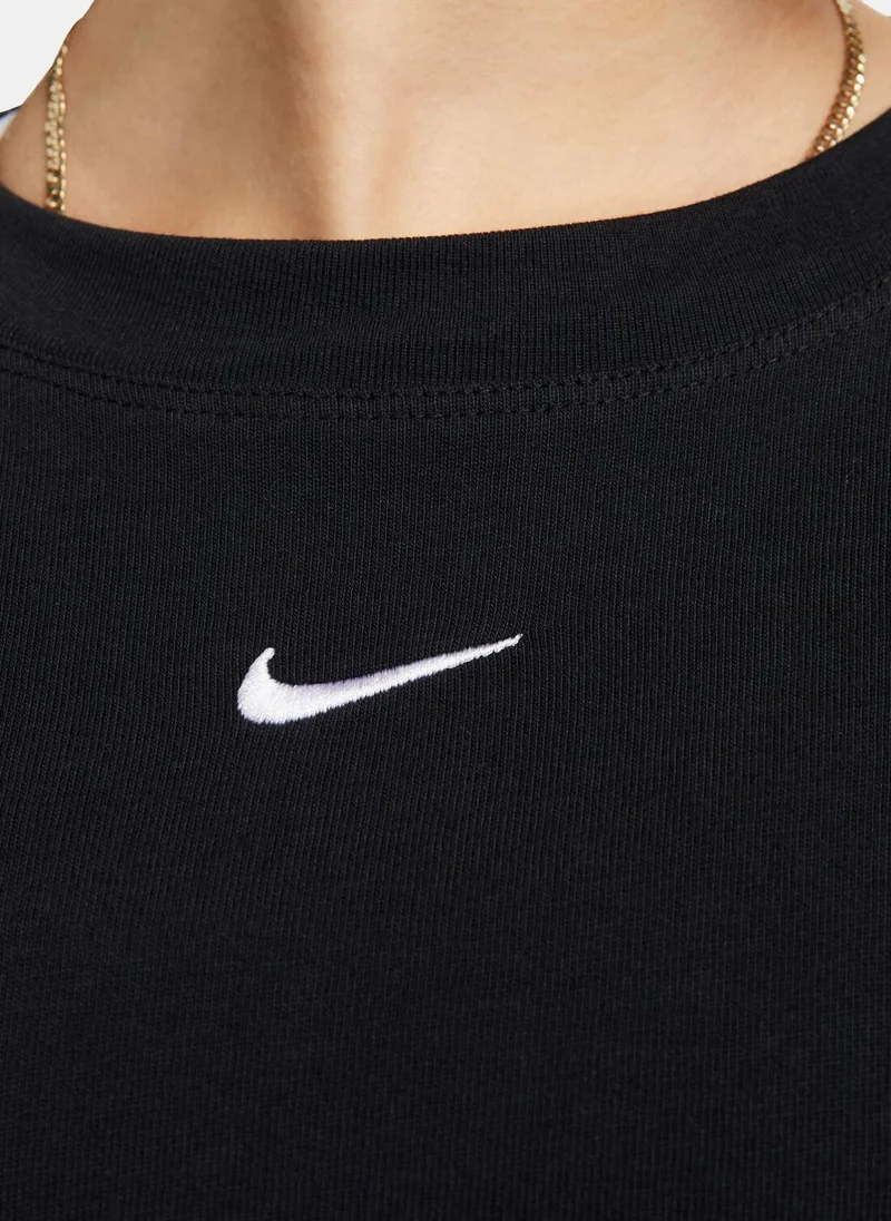 نايكي Women's Sportswear Essential T-Shirt