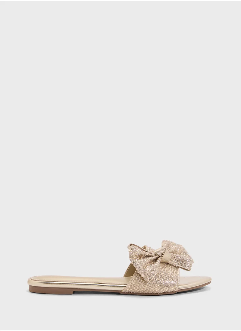 ايلا Pointed Flat Sandal With Bow
