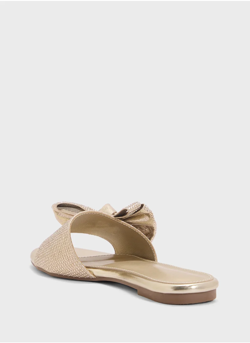 ايلا Pointed Flat Sandal With Bow