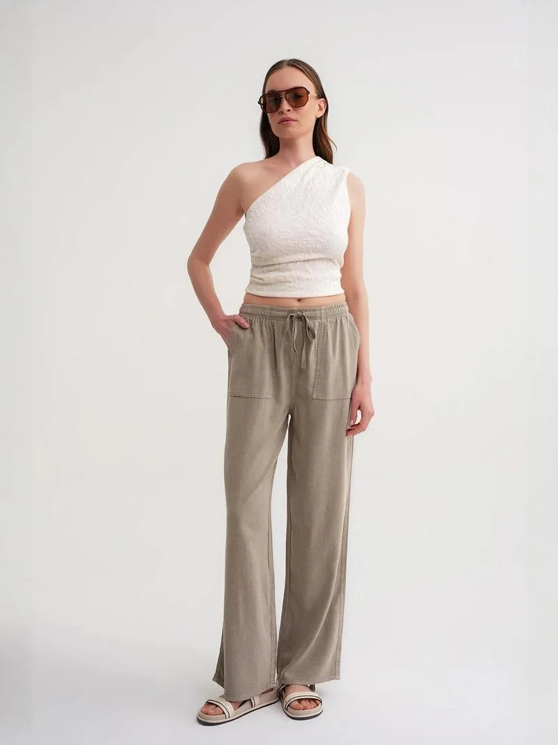 MixRay Mixray Elastic Waist Straight Leg Pants