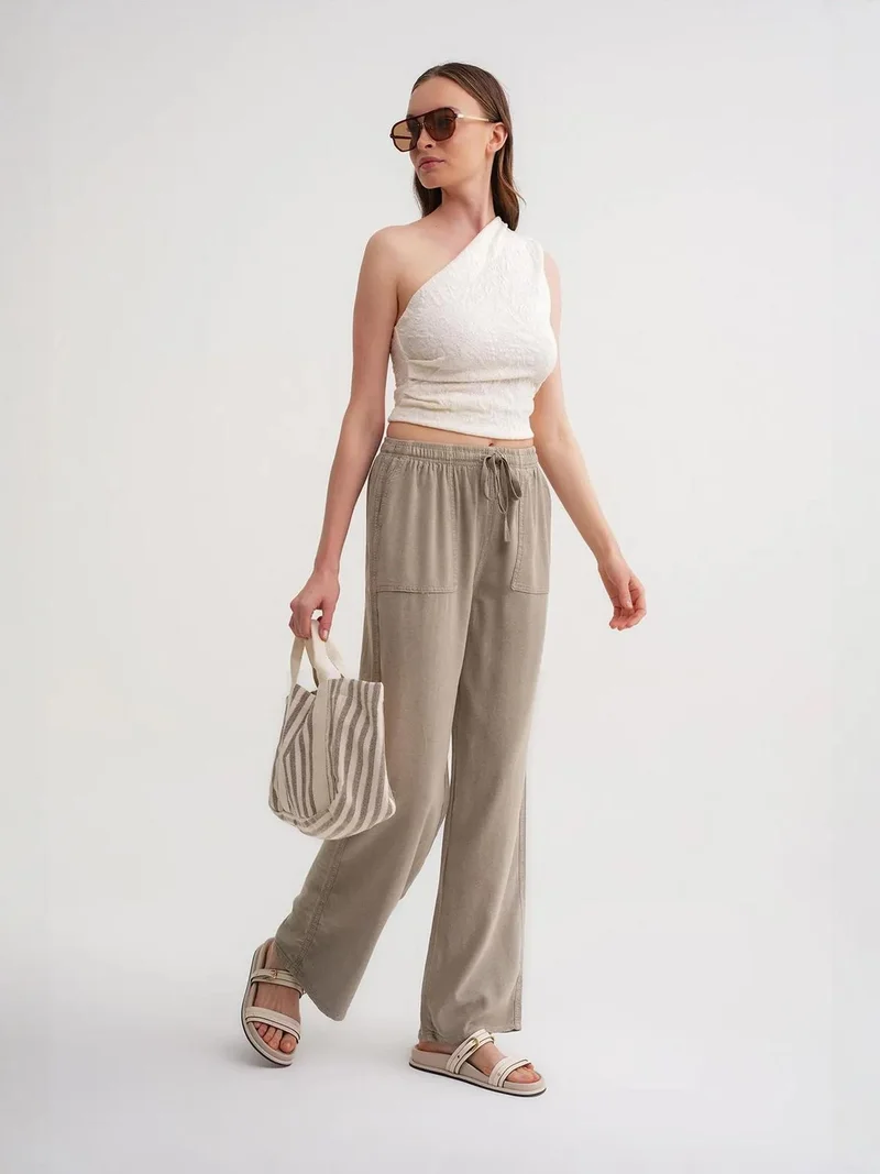 MixRay Mixray Elastic Waist Straight Leg Pants