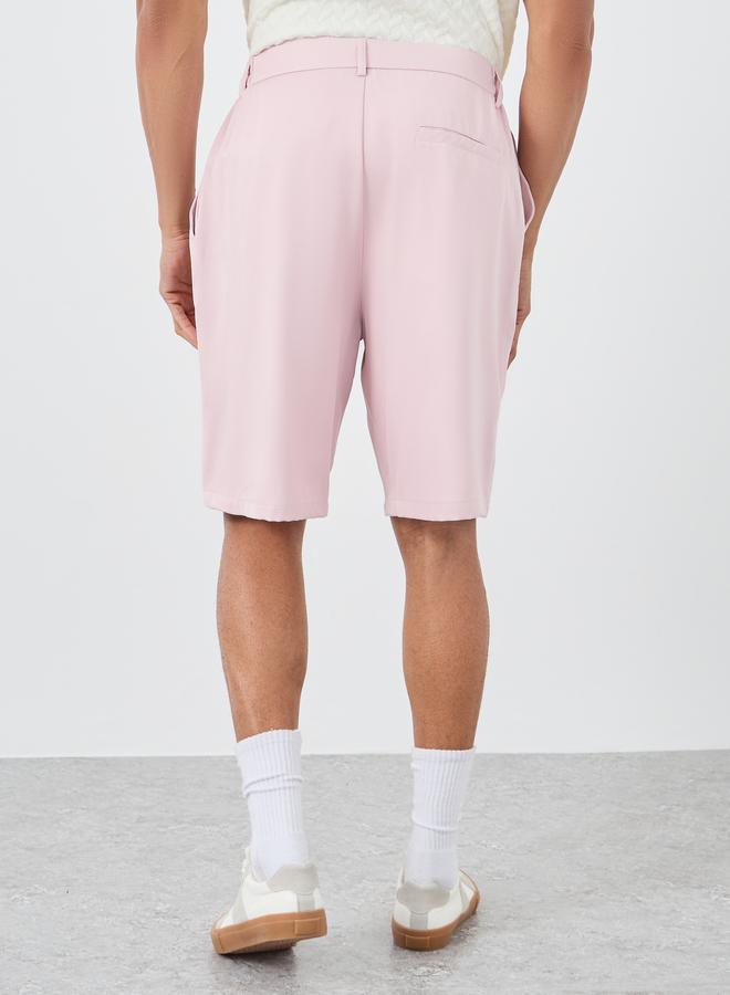 ستايلي شورت رجالي وردي بقصة مريحة وخصر مسطح - Image 4