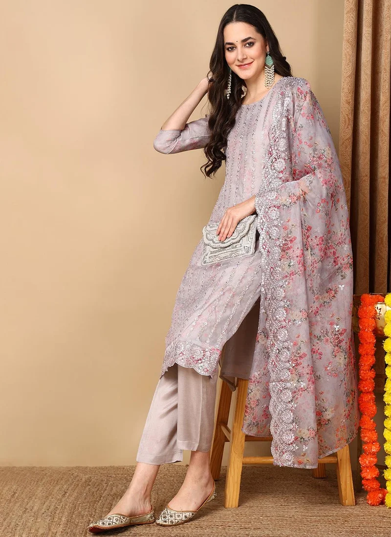 ZERESOUQ Grey Organza Floral Embroidered Straight Kurta Trouser With Dupatta