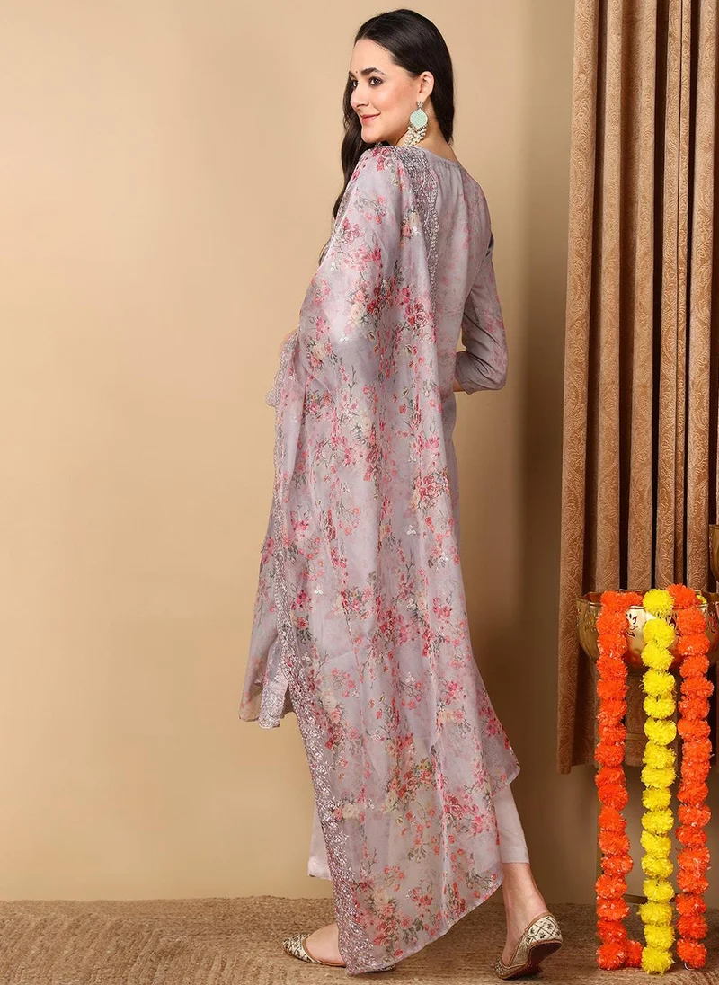 ZERESOUQ Grey Organza Floral Embroidered Straight Kurta Trouser With Dupatta