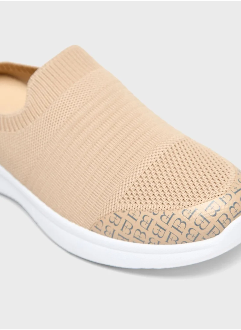 شو اكسبرس Lace Up Low Top Sneakers