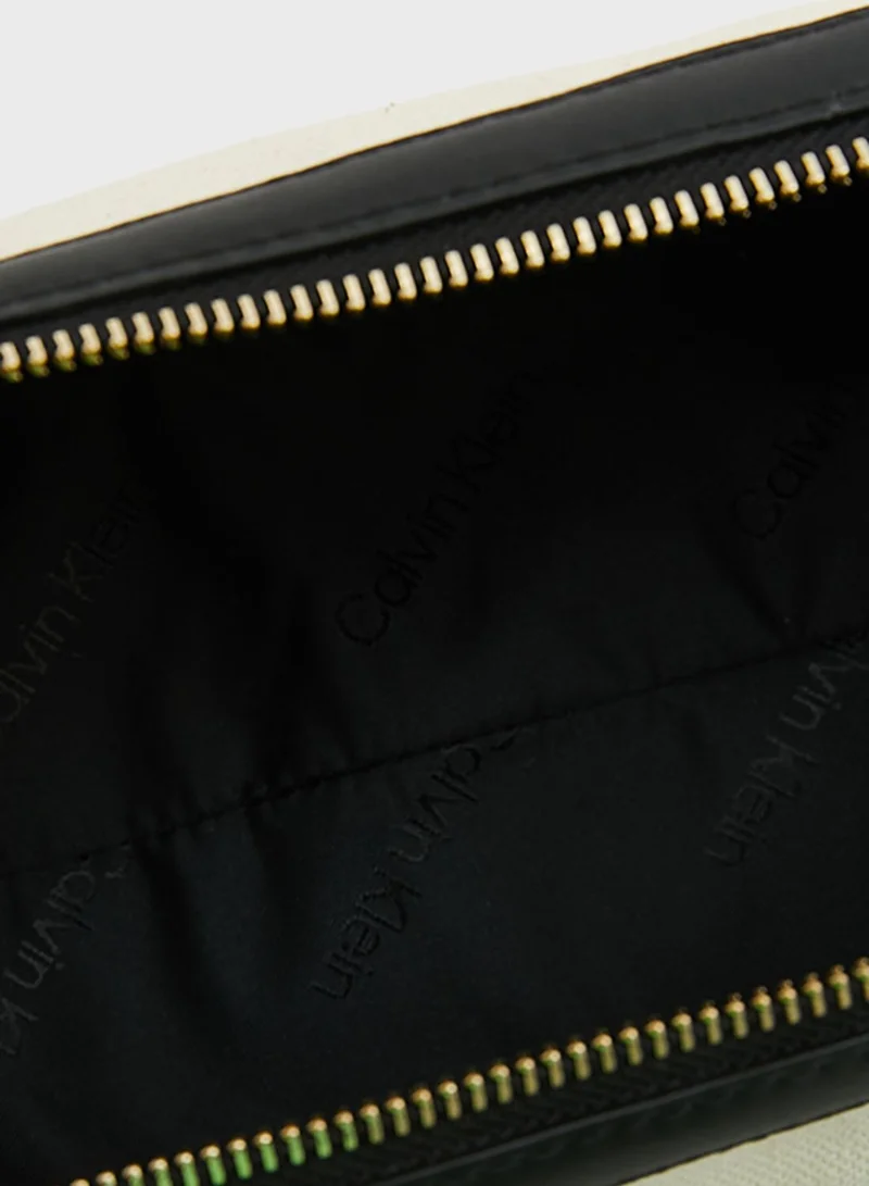 CALVIN KLEIN Canvas Resort Washbag