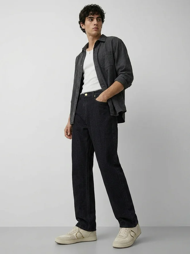 Styli black Regular Fit Washed Jeans with Embroidered Pocket Detail for Men | Best Price UAE