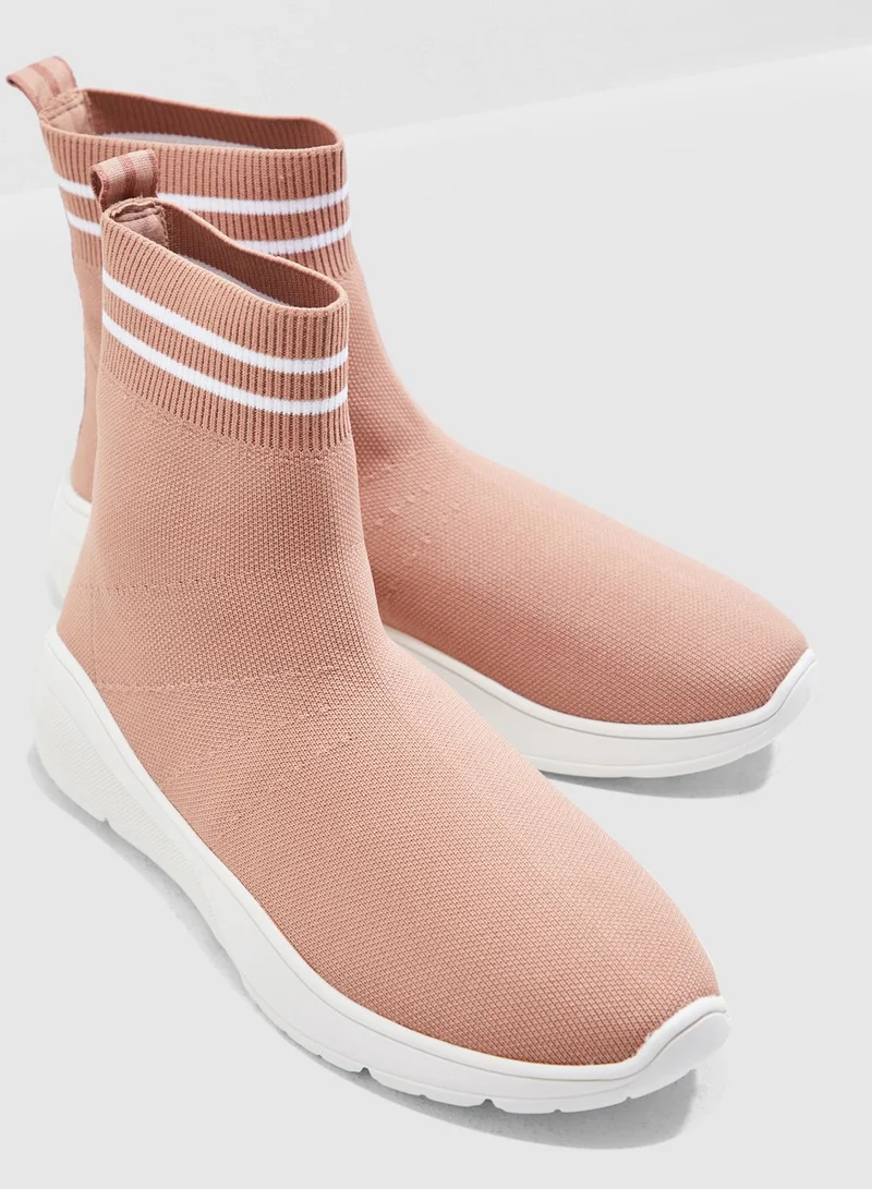 STEVE MADDEN Found Sock Boot