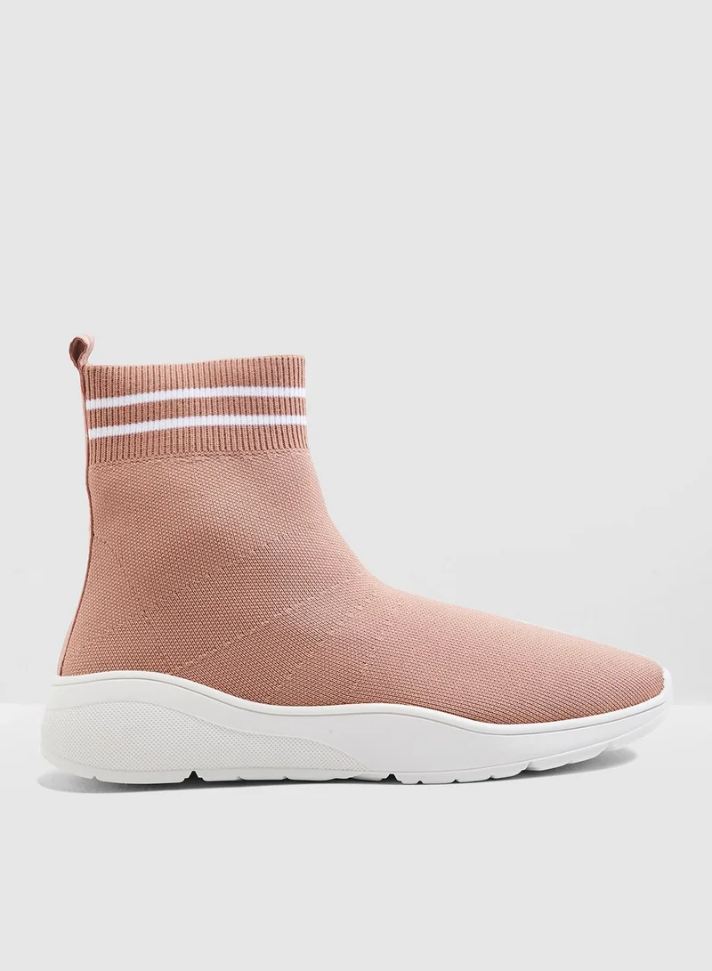 STEVE MADDEN Found Sock Boot