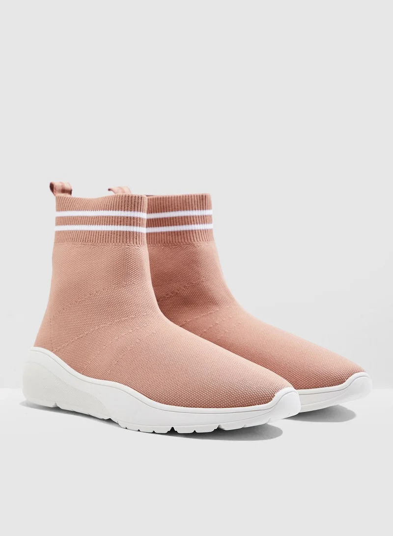 STEVE MADDEN Found Sock Boot