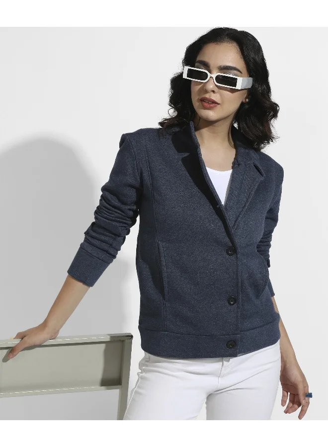 كامبوس سوترا سترة نسائية ذات صدر واحد باللون الأزرق البروسي مع جيوب مفتوحة بزاوية