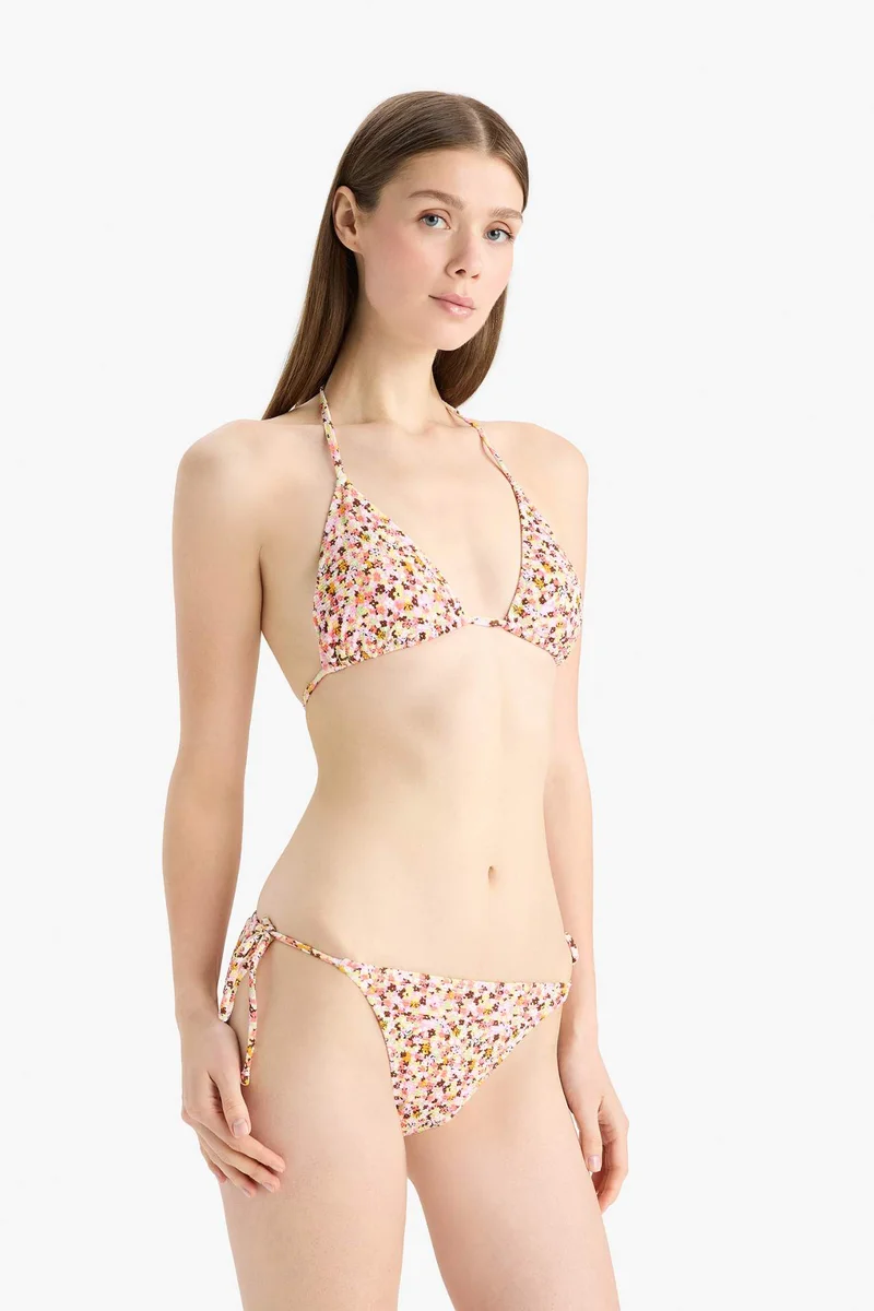 ديفاكتو Regular Fit Floral Crepe Laced Bikini Bottom