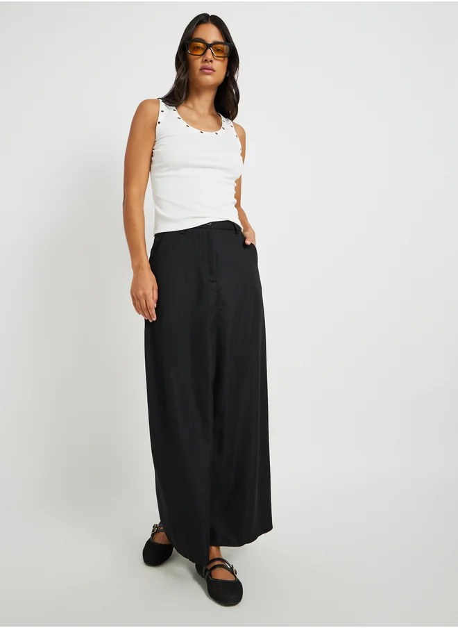 ستايلي Solid Eyelet Detail Regular-Fit Cami T-Shirt