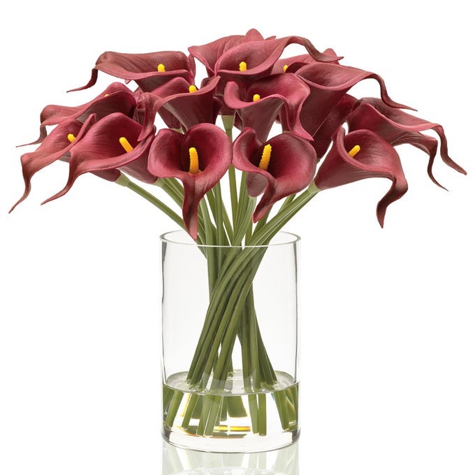 20 PCS LILY FLOWERS ARTIFICIAL IN VASE WITH FAUX WATER REAL TOUCH PU CALLA LILY FAKE FLOWER ARRANGEMENTS IN VASE FOR HOME OFFICE HOTEL PARTY DINING TABLE DECOR GIFTS BURGUNDY RED