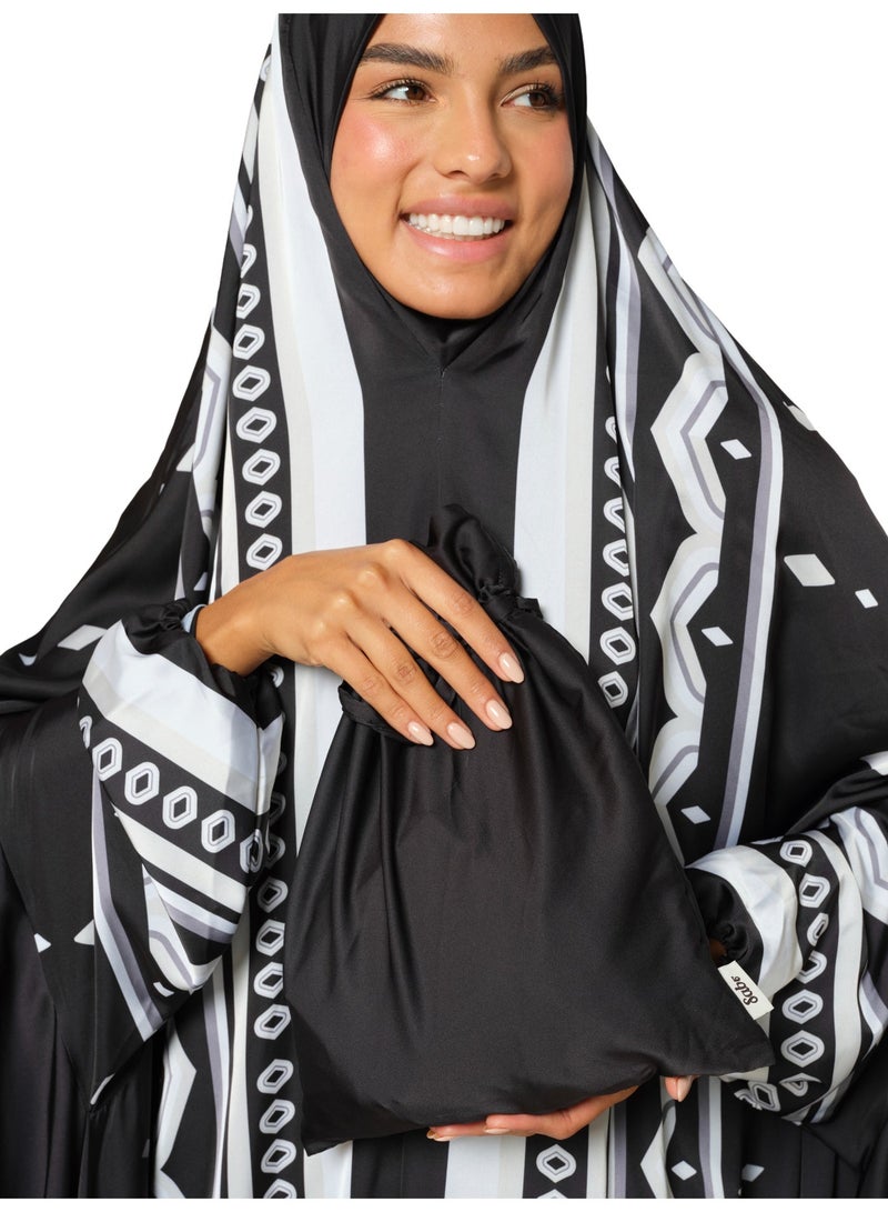 Sabr 'Nizwa' Prayer Dress With Travel Pouch, Black - Image 2