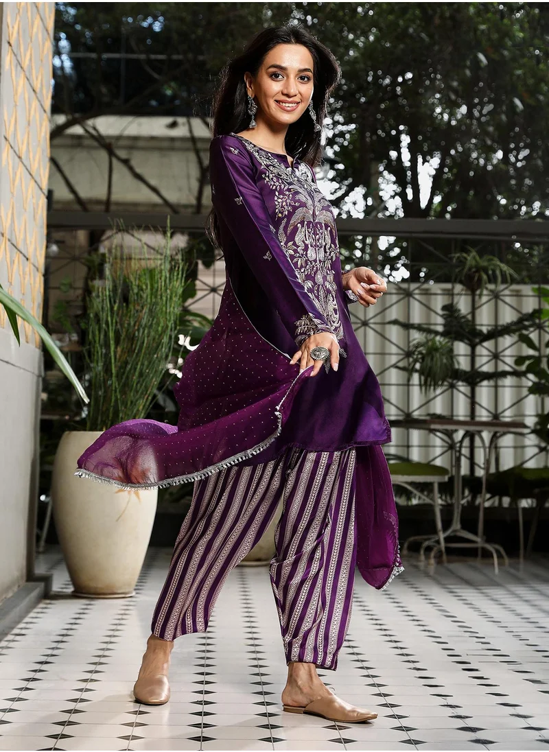 QISSA Women's Violet Ethnic Wilderness Kurti With Trousers & Dupatta