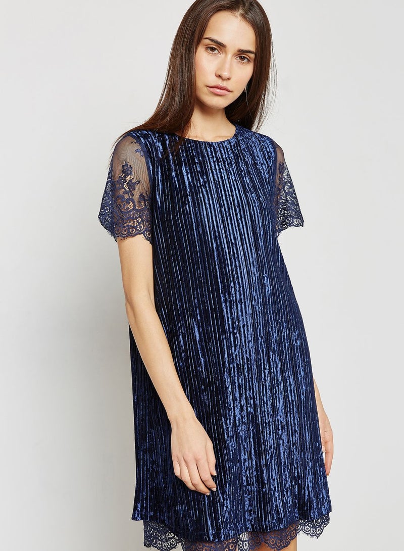Yumi Lace Sleeve Detail Dress - Image 1