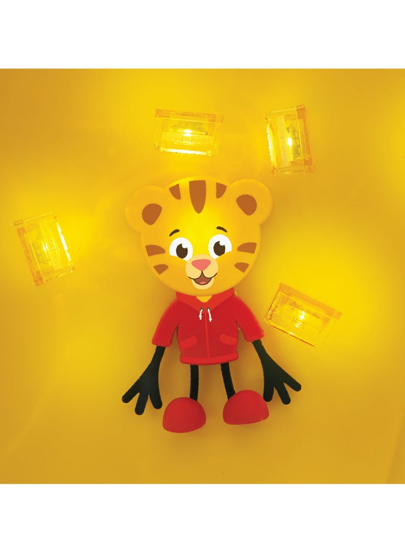 بامبو بارك ألعاب حمام الأطفال المضيئة ذات شخصية دانييل تايجر من جلو بالز، مكعبات متوهجة، ألعاب مائية - Image 4