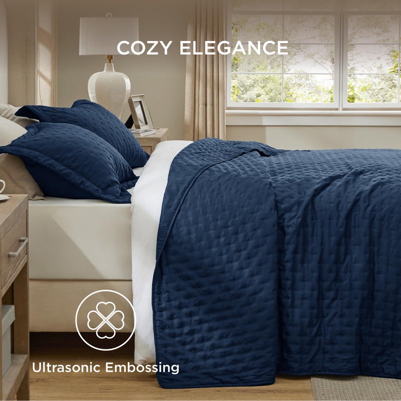 Bedsure King Quilt - Navy Blue Bedspread King Size & Lightweight Comforter, Modern Coverlet with Clover Pattern, Ultra Soft All-Season Bedding, 106 x 96 Inches - Image 4