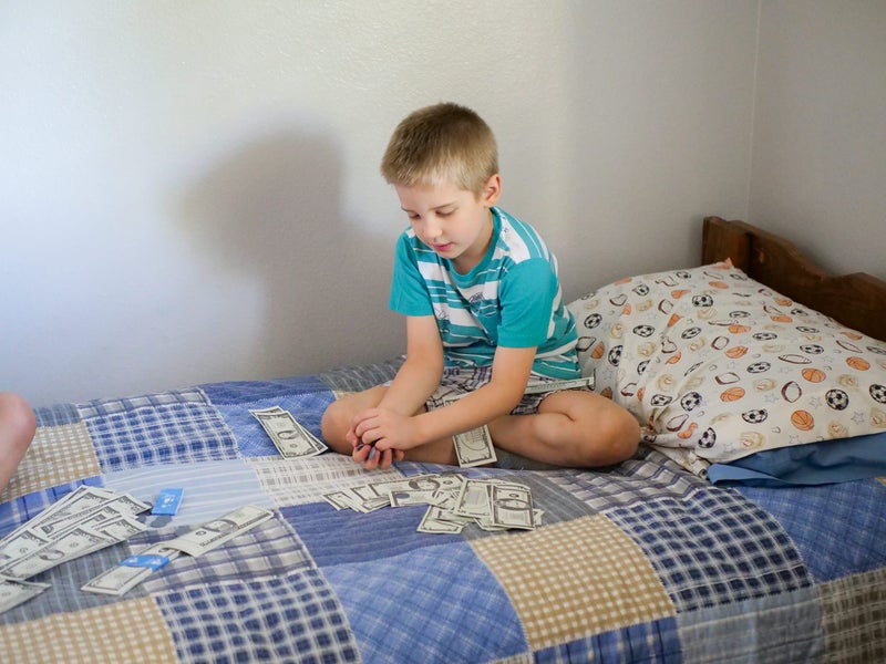 The Learning Journey: Kids Bank Play Money Set - Play Money for Kids - Over $5000 in Realistic Play Money to Build Kids Counting Skills - Ages 5 and Up - Award Winning Toys - Image 3