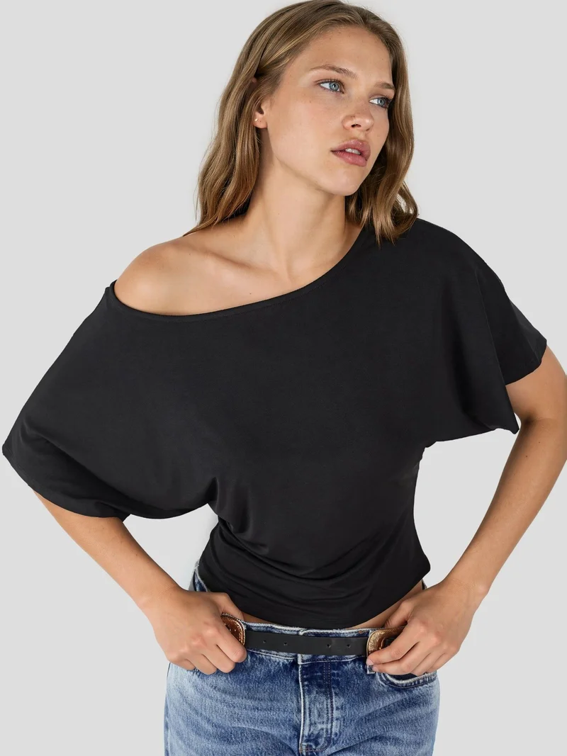 هيكاب Loose Fit Boat Neck T-Shirt