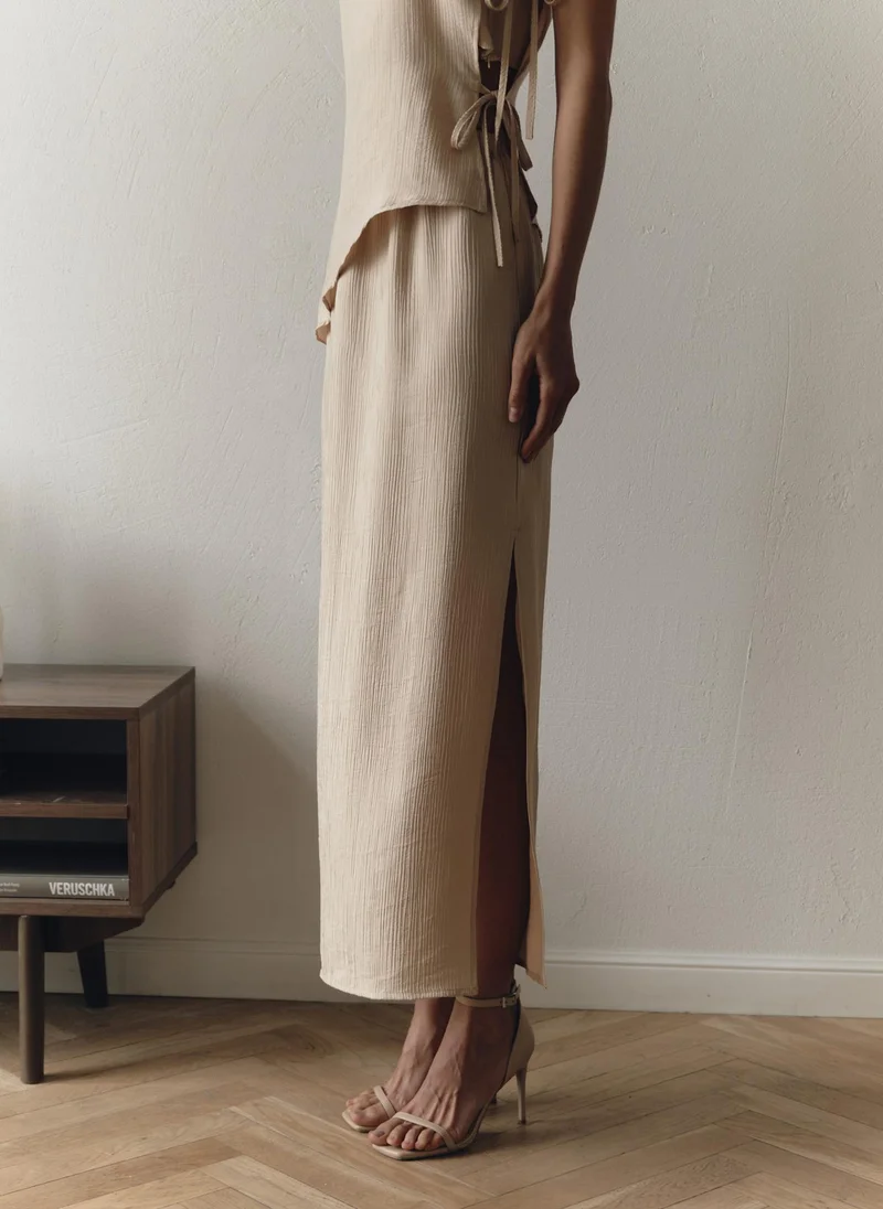 Lichi Straight maxi skirt from textured fabric
