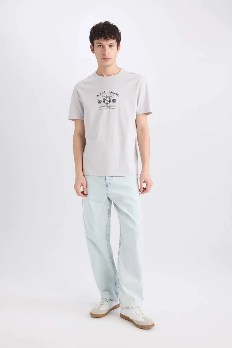 ديفاكتو Regular Fit Crew Neck Short Sleeve T-Shirt