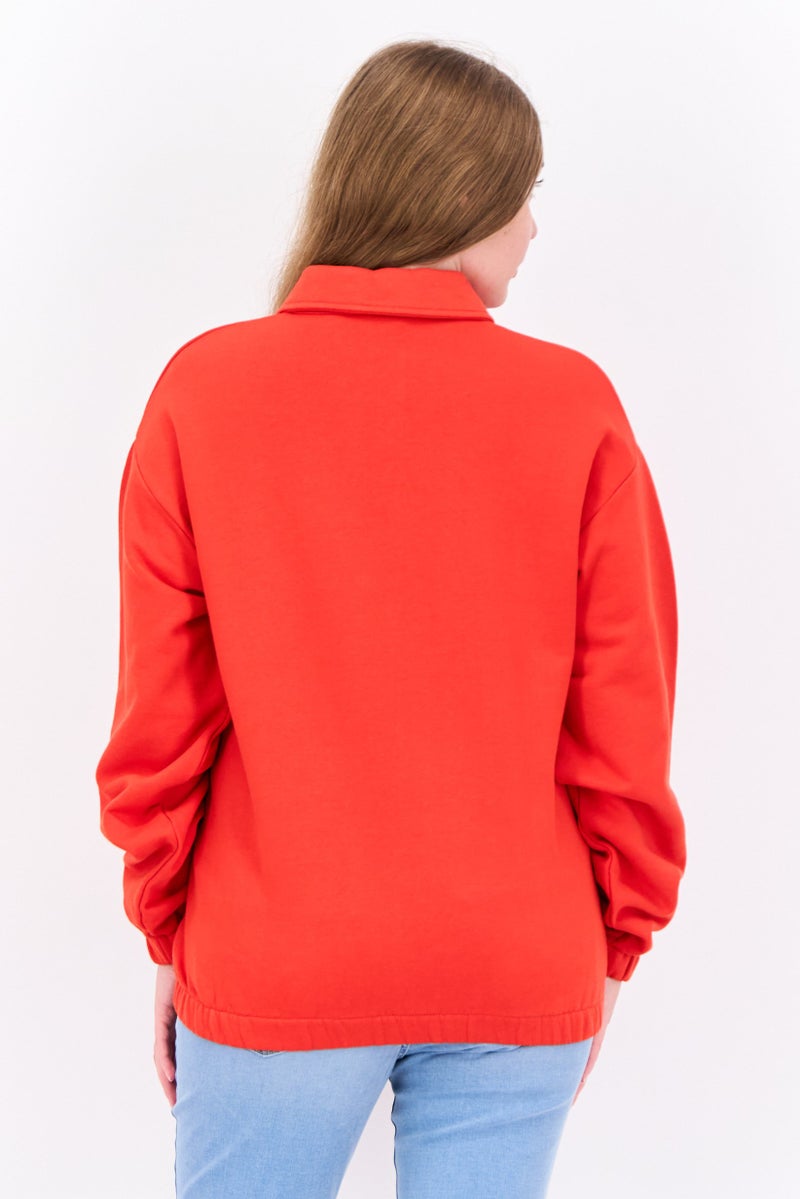 Lyle & Scott سويت شيرت نسائي بأزرار واسعة بشعار العلامة التجارية بأكمام طويلة، أحمر سيلفيدج - Image 3