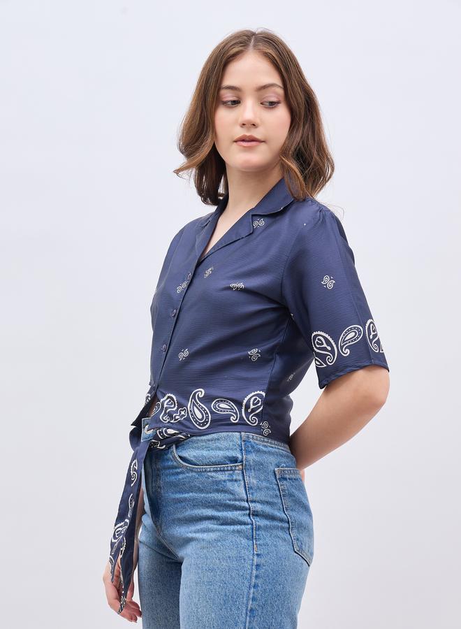 ستايلي بلوزة بياقة منتجع بطبعة بيزلي مع تفاصيل عقدة ربطة - Image 4