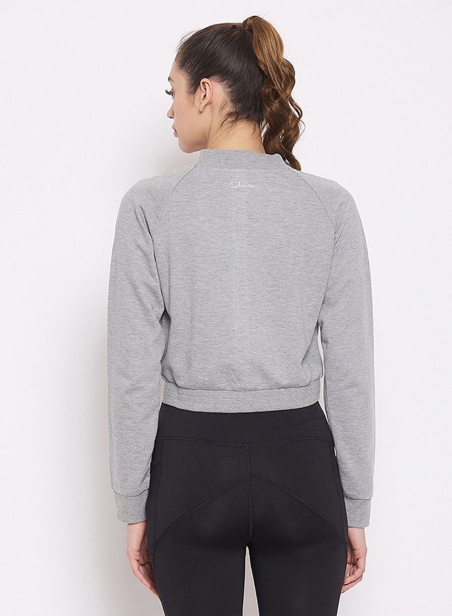 Clovia سويت شيرت Clovia Comfort-Fit Active Crop باللون الرمادي المختلط مع شعار عاكس - Image 5