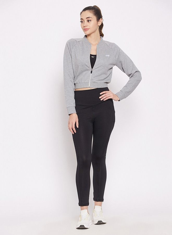 Clovia سويت شيرت Clovia Comfort-Fit Active Crop باللون الرمادي المختلط مع شعار عاكس - Image 2