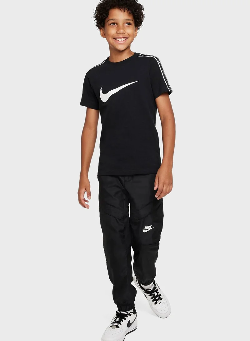 Nike Youth Nsw Repeat Swoosh T-Shirt